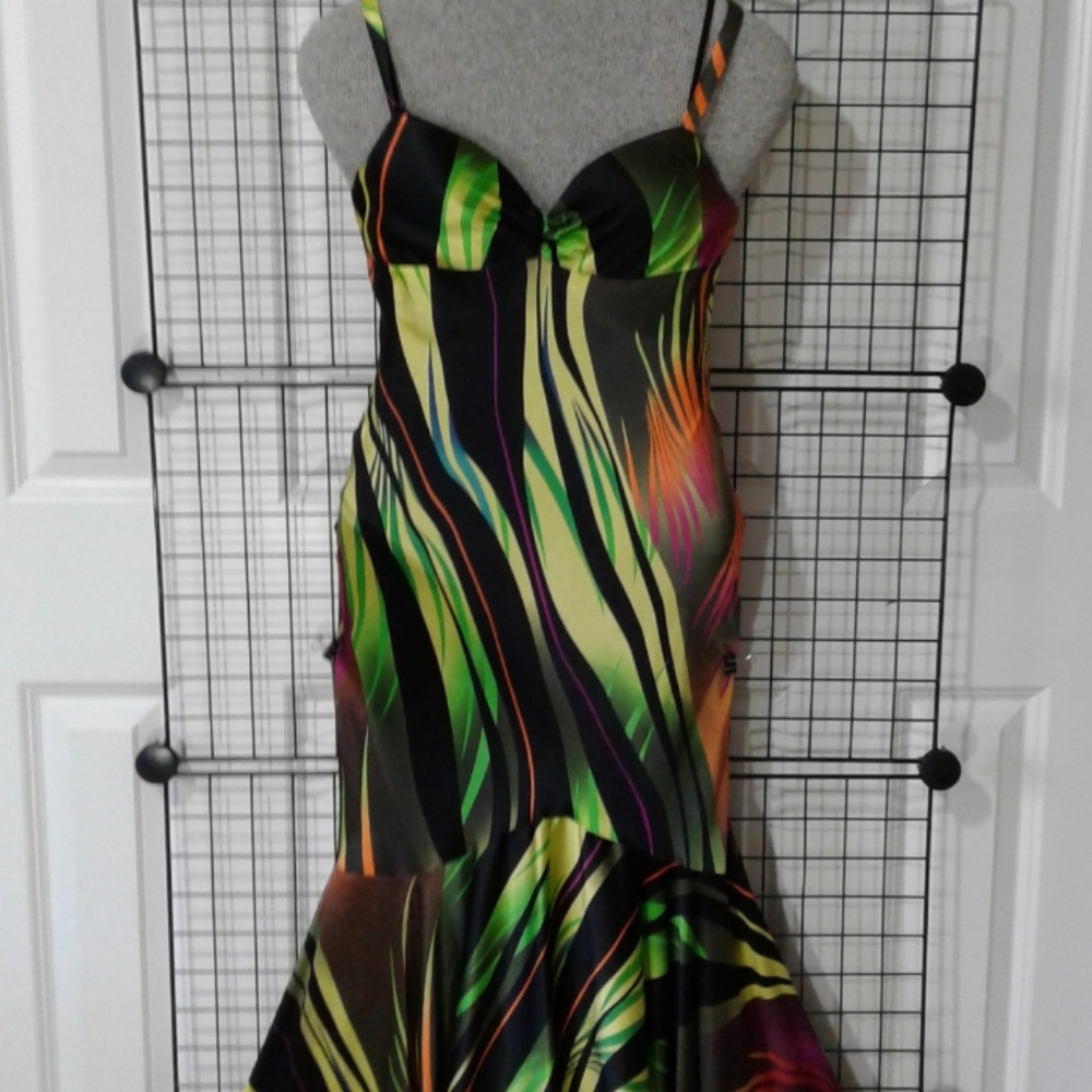 100% Silk Open Back Mermaid Cocktail Dress. NWOT - Picture 2 of 9